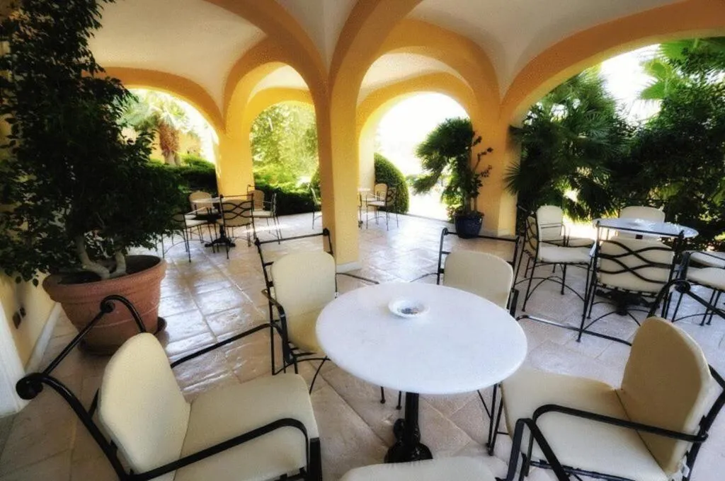 Room, Arbatasar, Cagliari