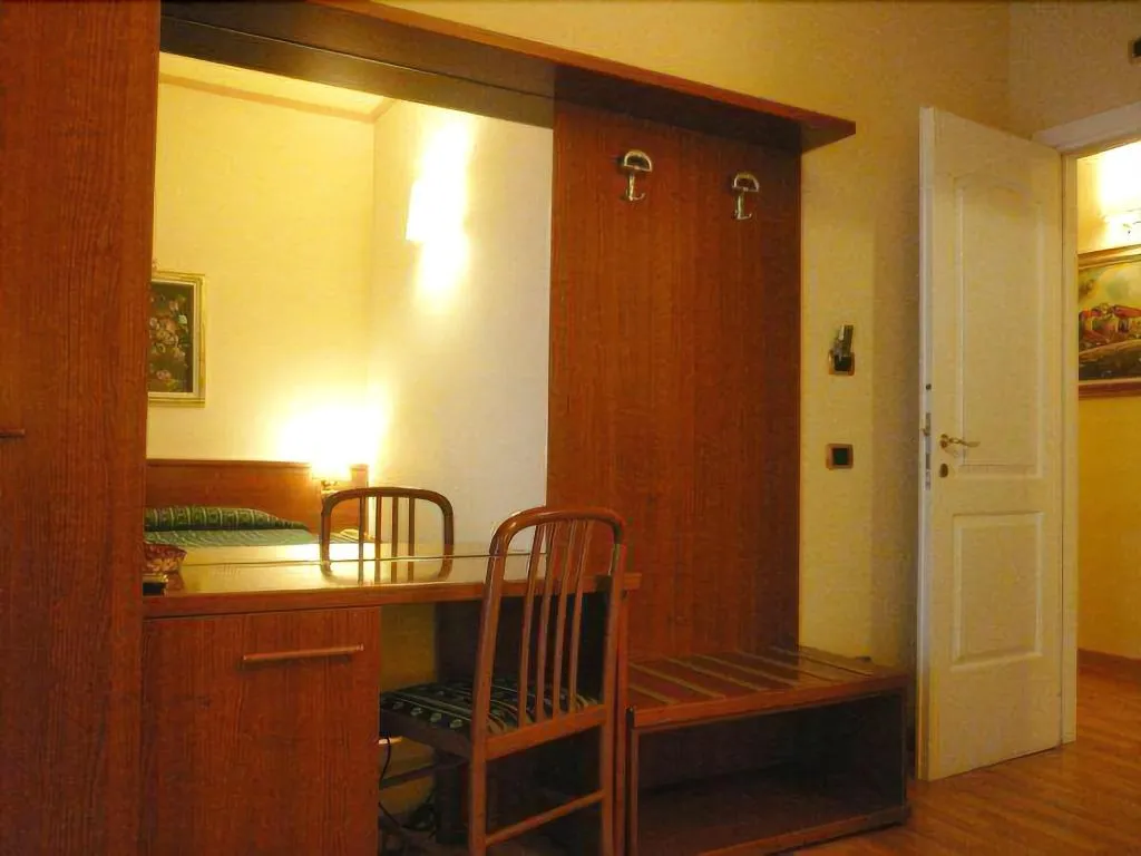 Room, Hotel Fenicia, Naples