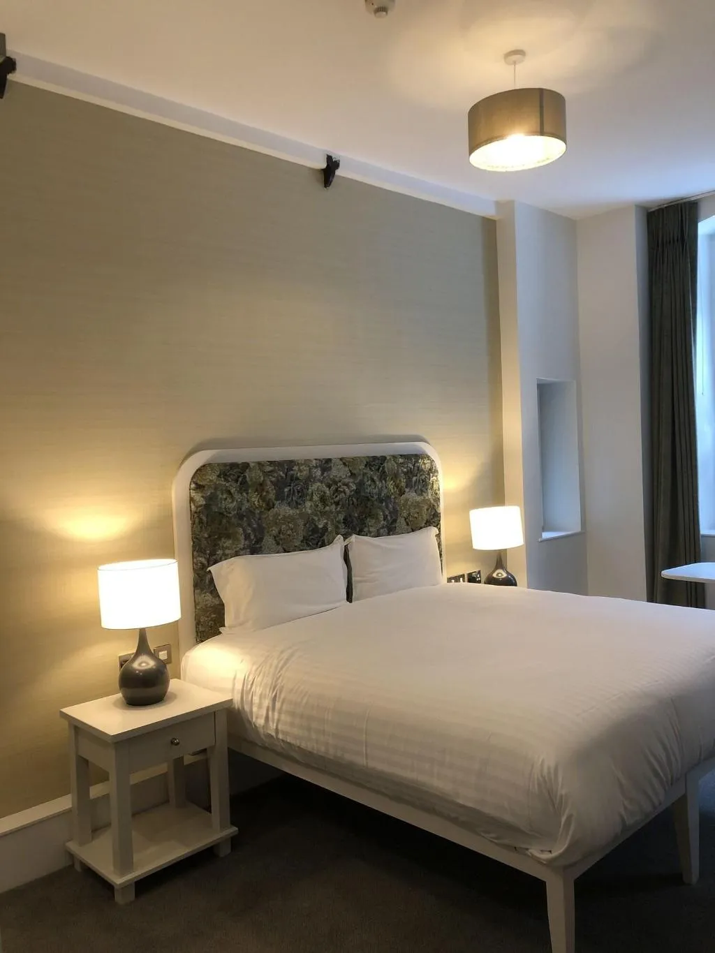DOUBLE SUPERIOR QUEEN BED Room, Isaac's Cork, Cork