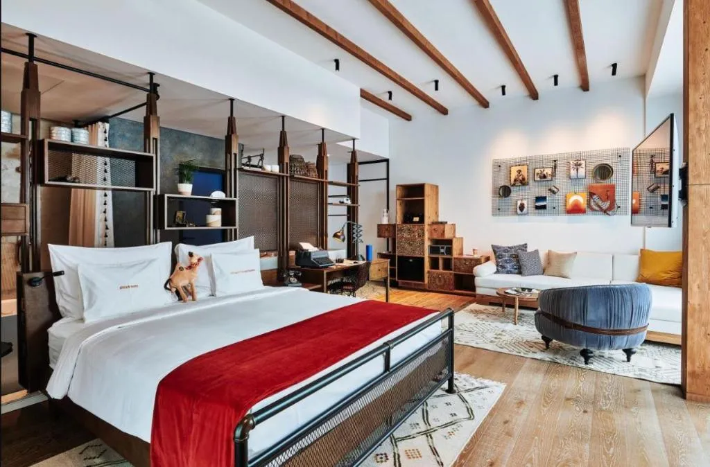 DOUBLE WITH VIEWS Room, 25hours Hotel Dubai One Central, Dubai