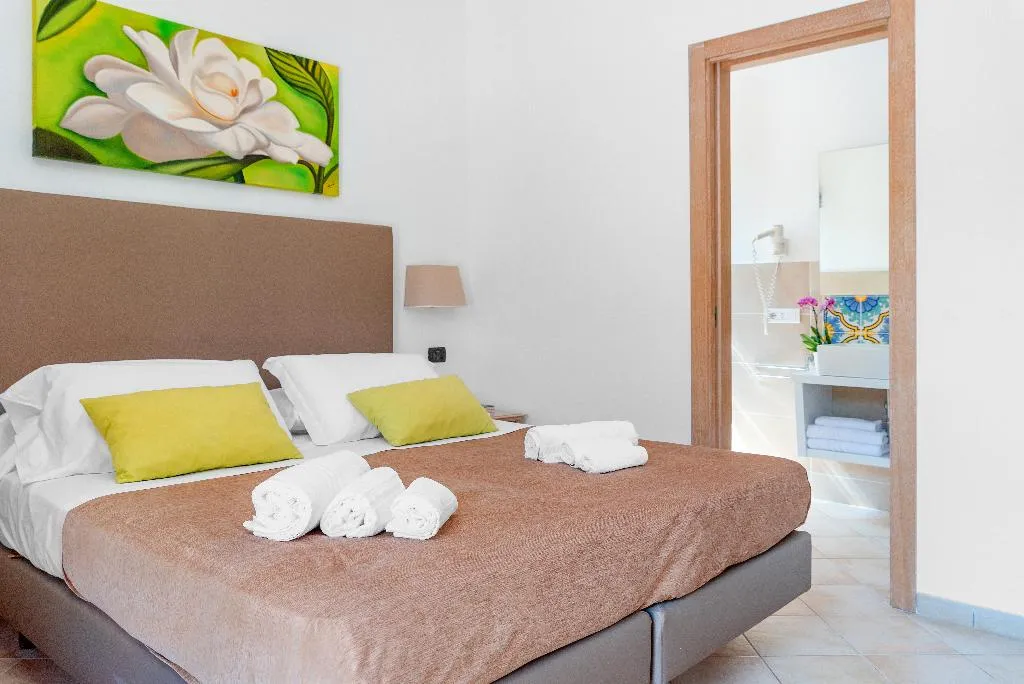 DOUBLE GARDEN VIEW Room, Relais Francesca, Naples