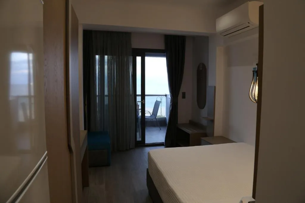 STUDIO CLASSIC Room, Amalia Rooms Sea View, Thessaloniki
