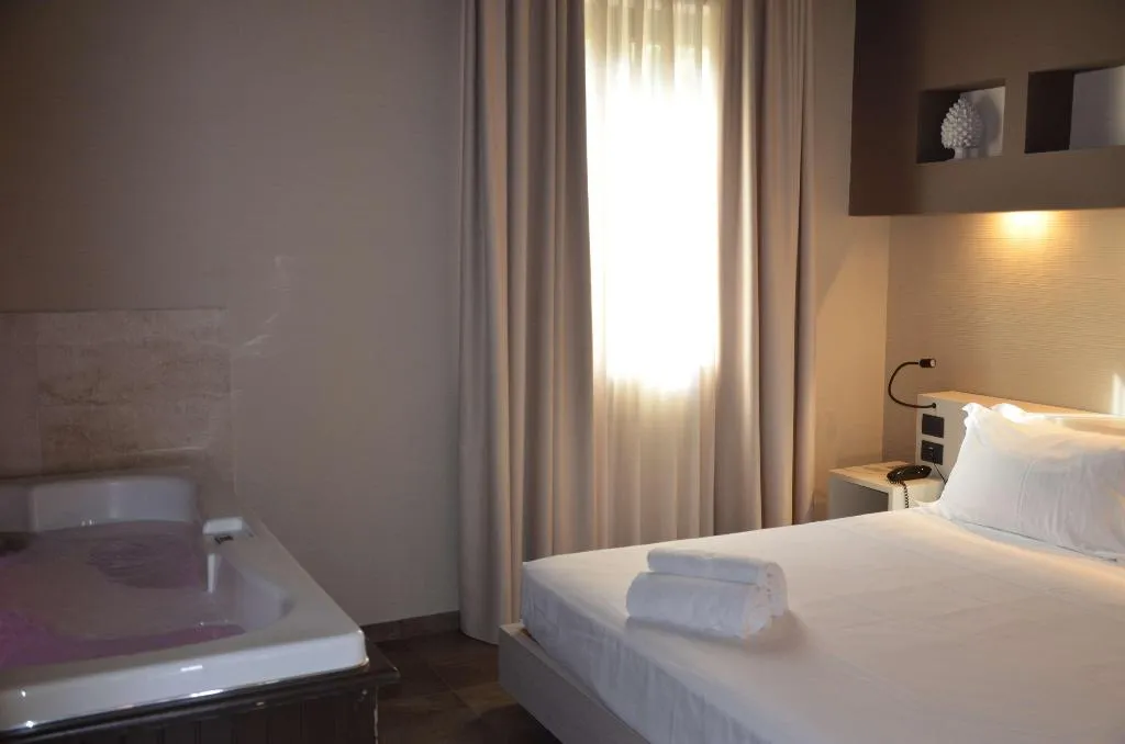 SUITE KING SIZE BED Room, Best Western Plus Hotel Terre di Eolo, Catania