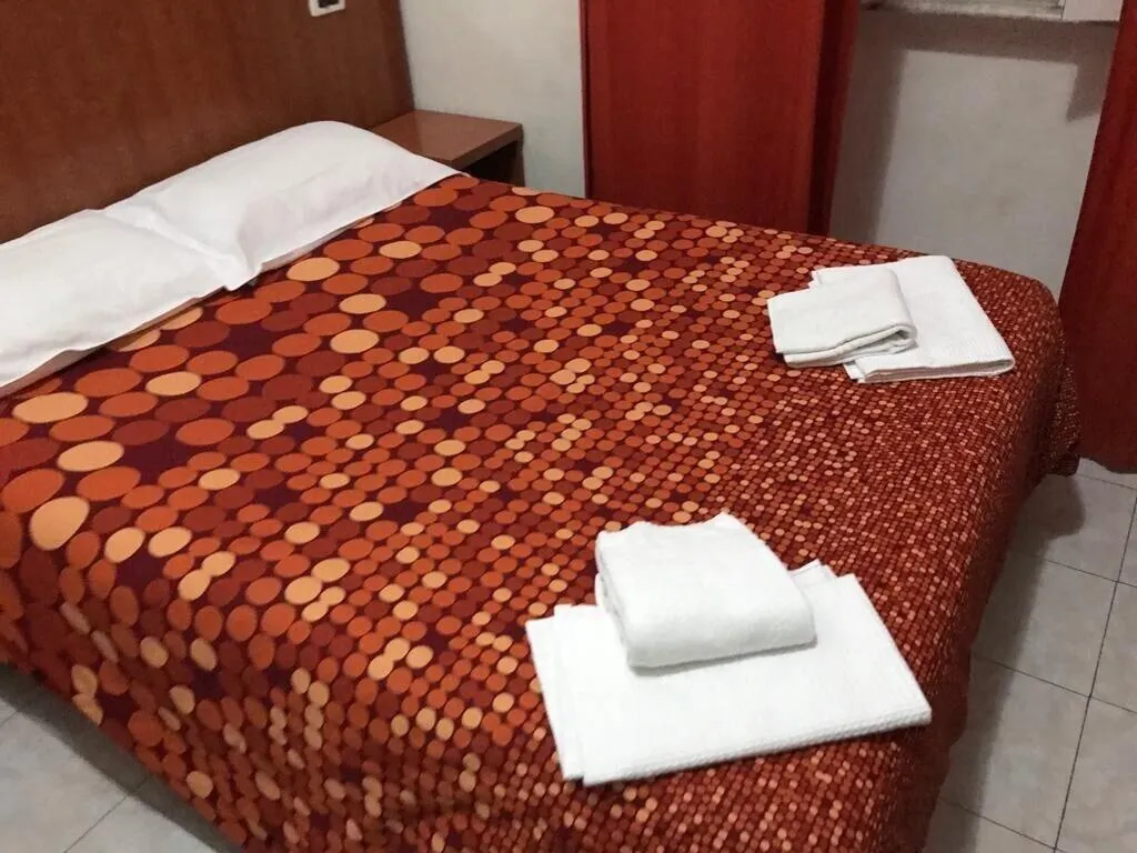 Room, Les Artes, Naples