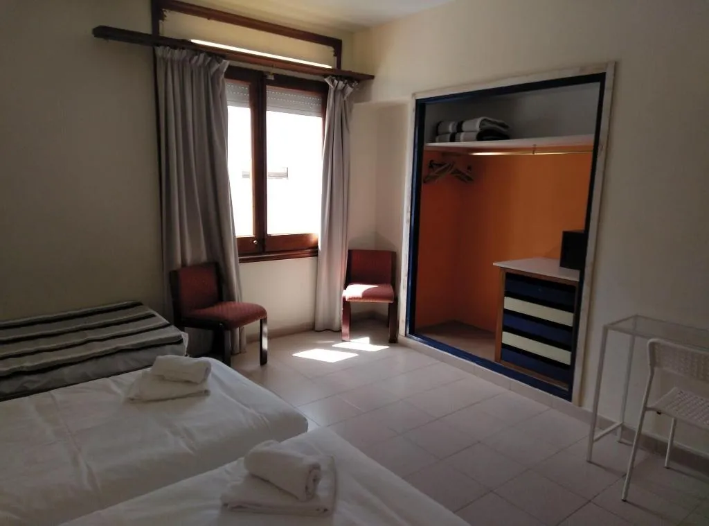 Room, Corisco, Costa Brava