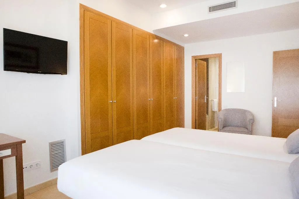 APARTMENT TWO BEDROOMS Room, Albufera Apartotel, Valencia