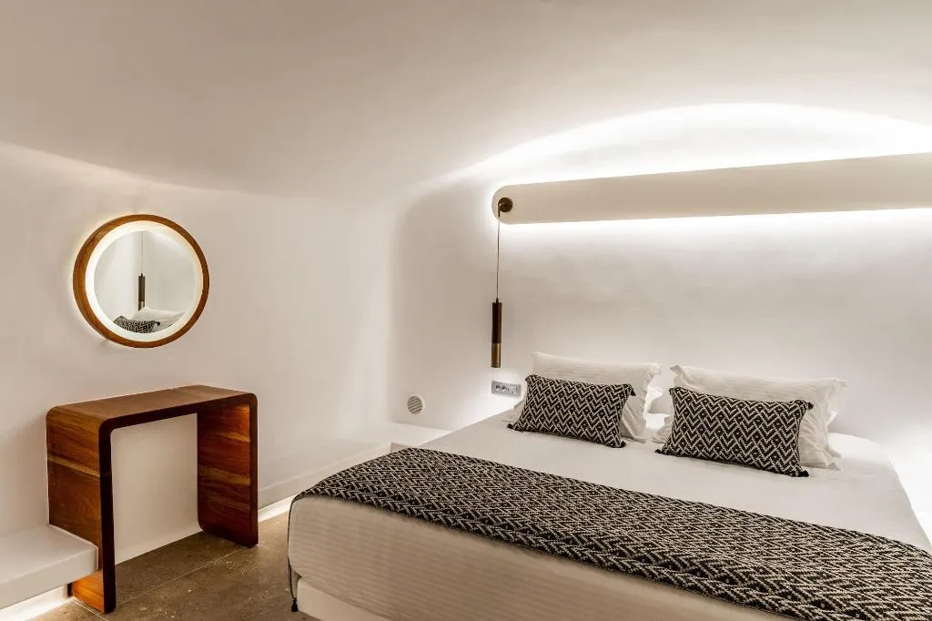 Room, Victoria Caves, Santorini