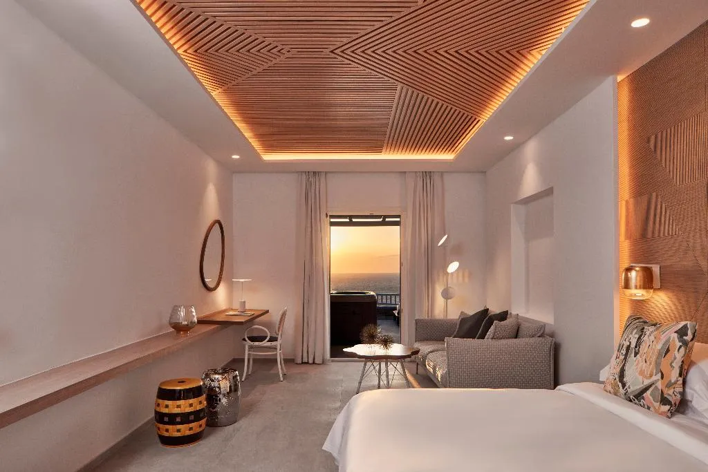 JUNIOR SUITE WITH JACUZZI Room, Myconian Korali Relais & Chateaux, Mykonos