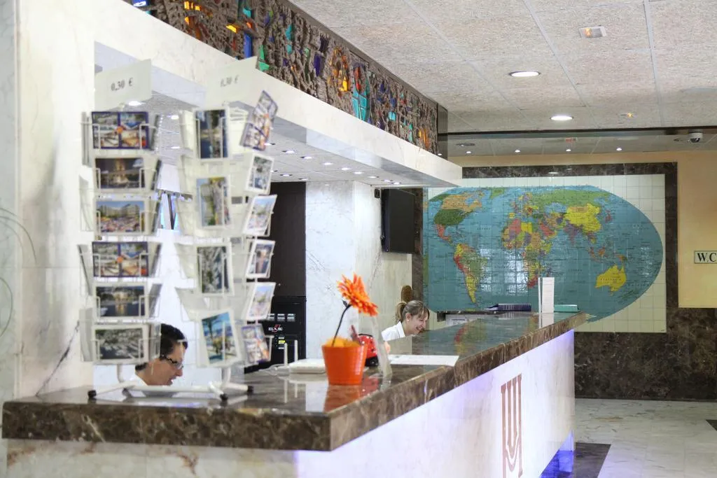 Lobby, Univers, Costa Brava