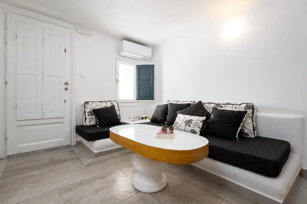 SUITE WITH PRIVATE POOL Room, Amaze Suites, Santorini