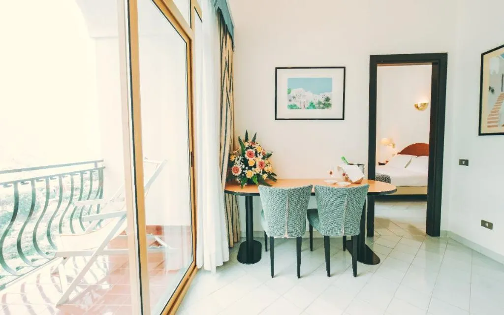 FAMILY ROOM COMFORT Room, Hotel Royal Positano, Naples