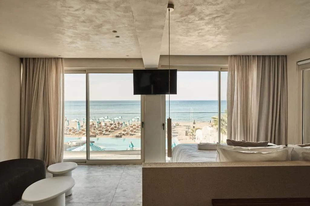 SUITE WITH JACUZZI Room, Uzenie All Suites Boutique Resort, Crete
