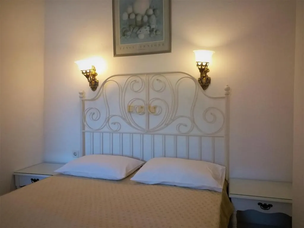 Room, Atalos Suites, Santorini
