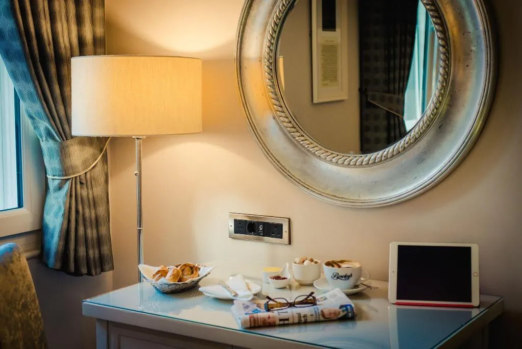 TWIN DELUXE Room, Isaac's Cork, Cork