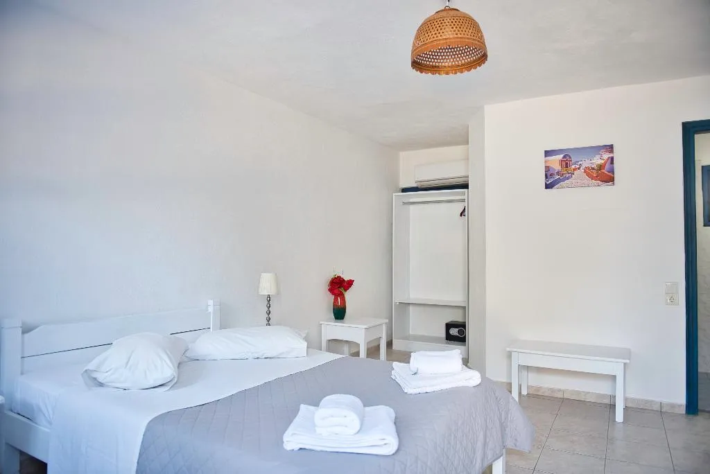 Double or Twin POOL VIEW Room, Caldera View Resort-Adults only, Santorini