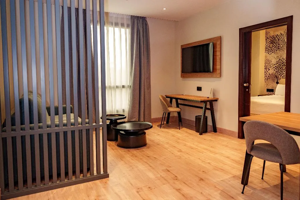 Room, Princesa de Eboli, Madrid