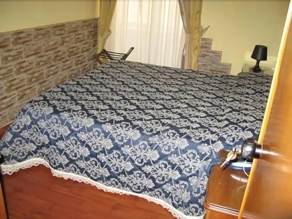 Room, Pensione Enea, Naples