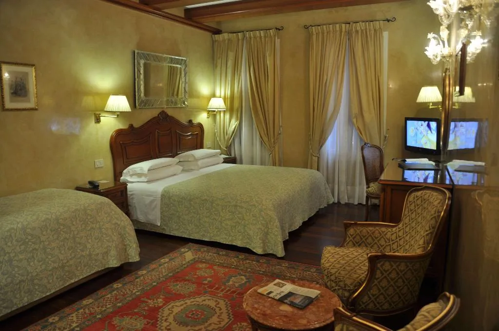 Room, Hotel Bisanzio, Venice