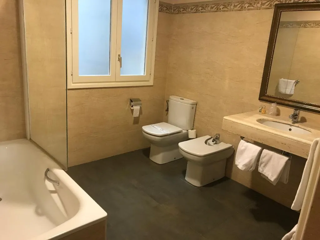 DOUBLE STANDARD Room, Camprodon, Barcelona