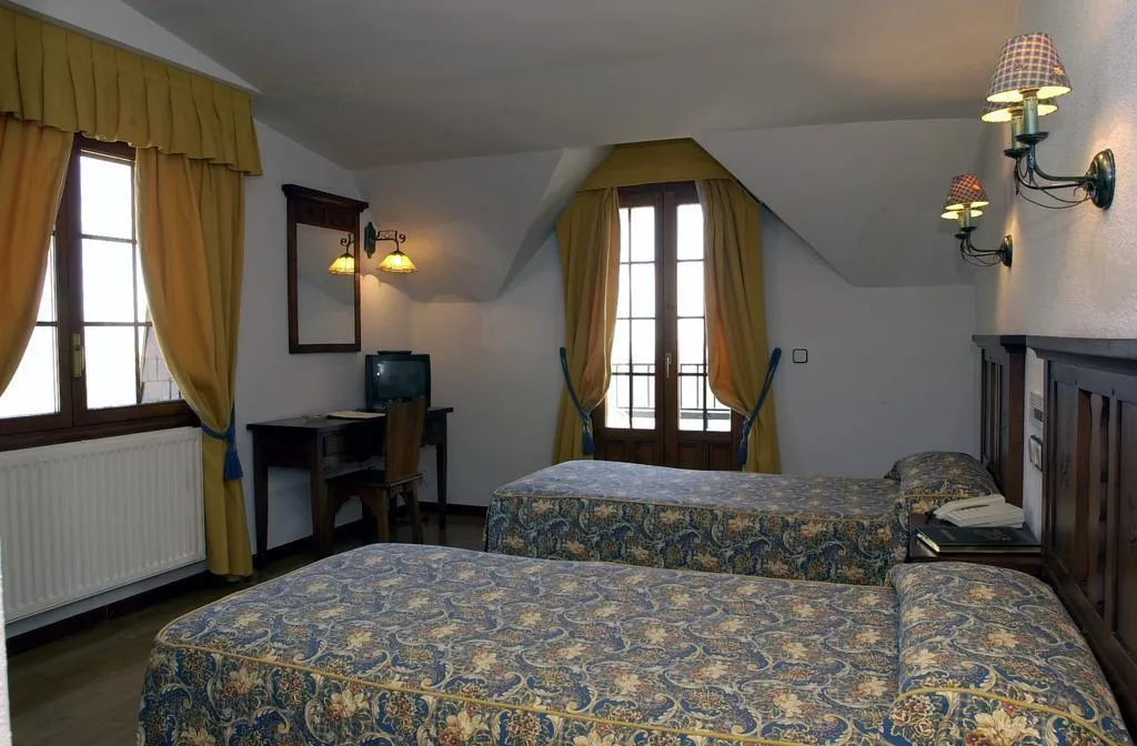 TRIPLE STANDARD Room, Las Gacelas, Madrid
