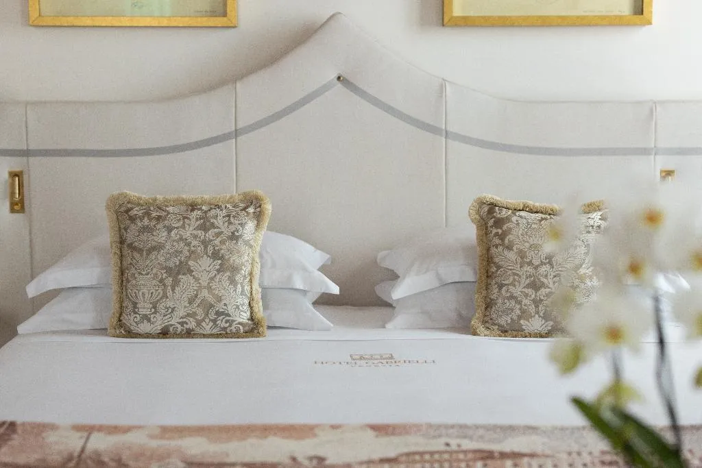JUNIOR SUITE CLASSIC Room, Hotel Gabrielli Venezia - Starhotels Collezione, Venice