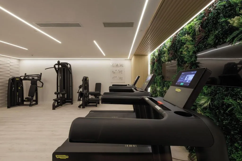 Sports and Entertainment, Hilton Garden Inn Athens Syggrou Avenue, Athens