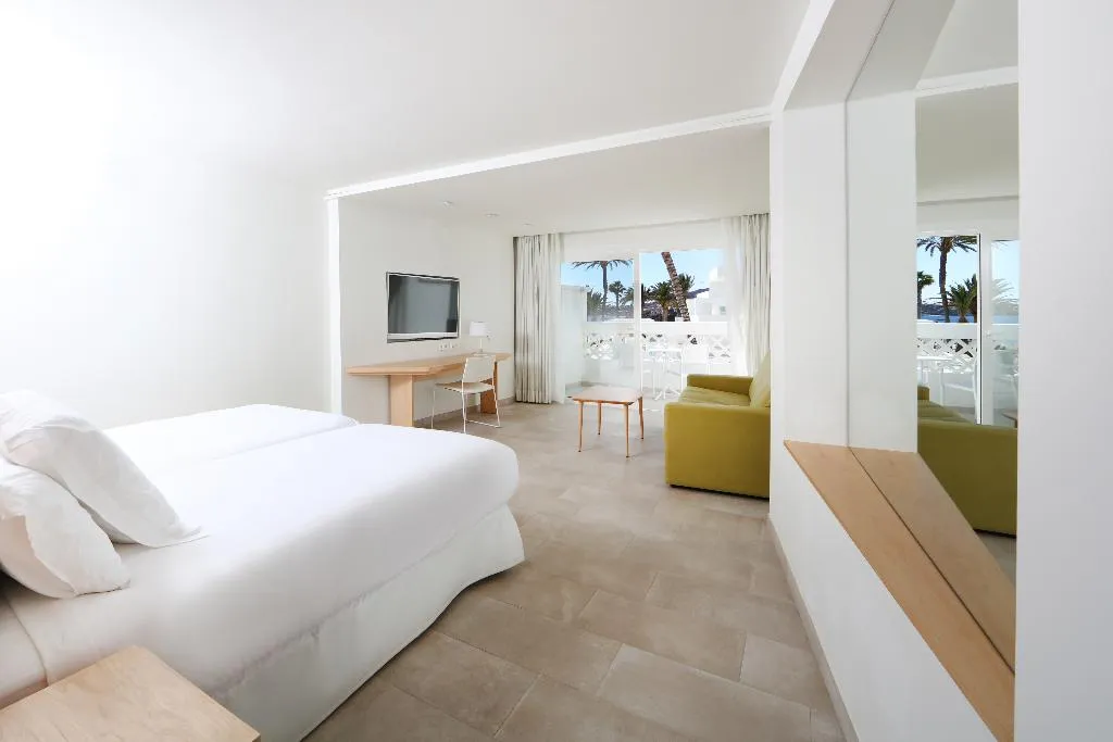 JUNIOR SUITE SEA FRONT Room, Iberostar Selection Lanzarote Park, Lanzarote