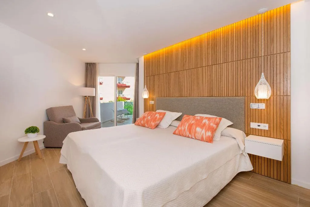Room, Iberostar Waves Playa de Muro, Majorca