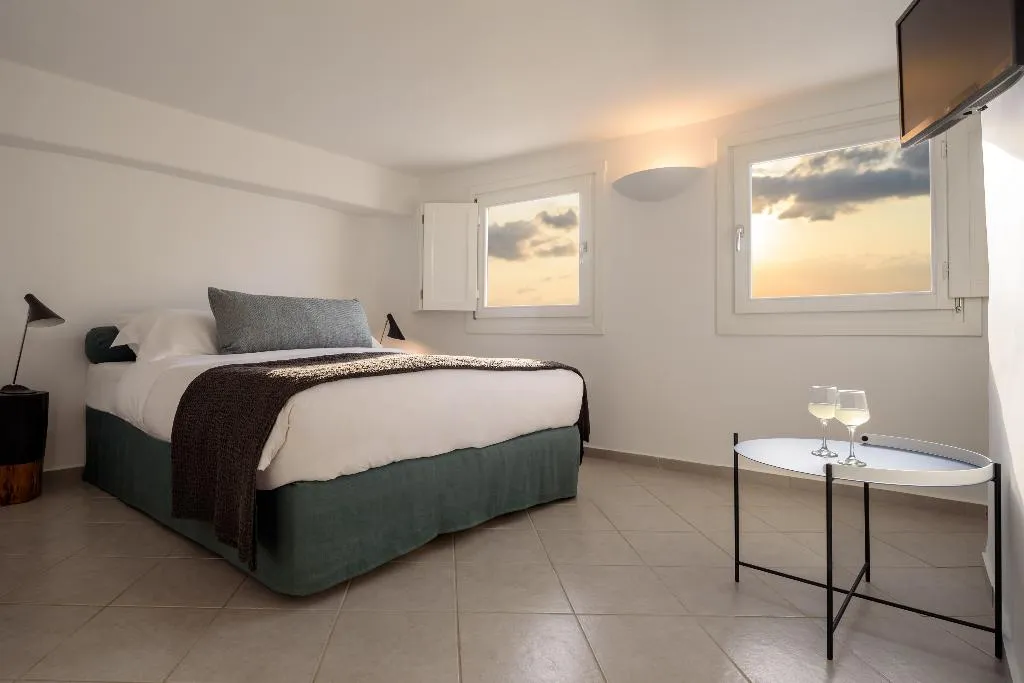 VILLA WITH JACUZZI Room, Panorama Suites, Santorini