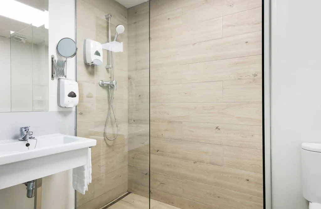DOUBLE SINGLE USE TWO BEDS Room, Bcn Montjuic, Barcelona