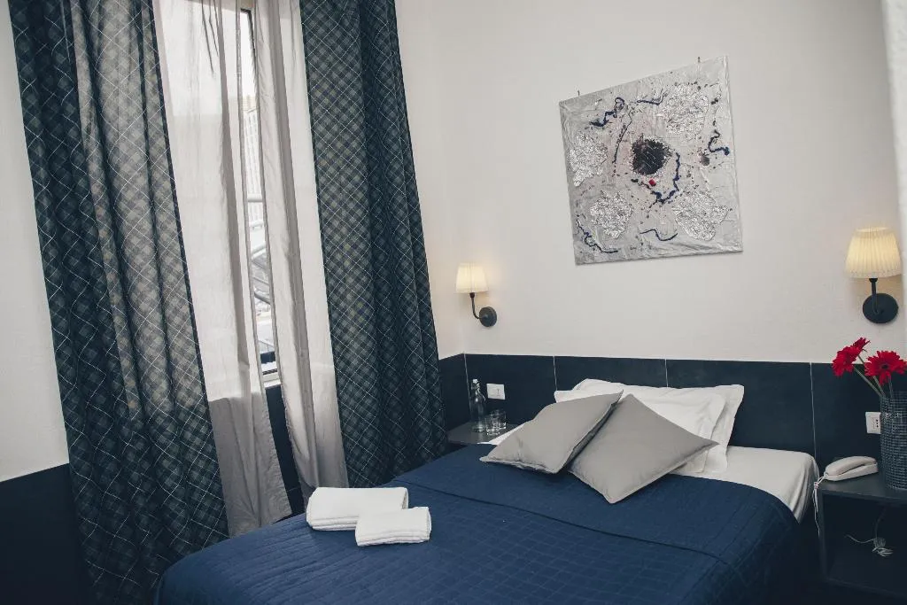 Double or Twin ECONOMY Room, Ideal, Naples