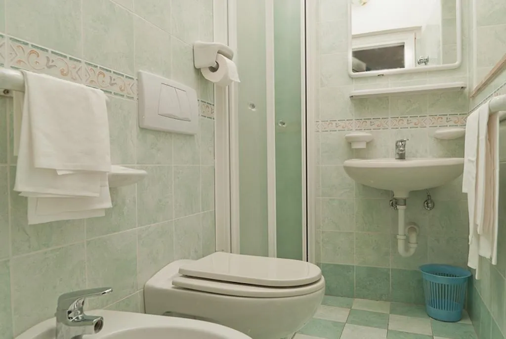 TRIPLE STANDARD Room, Hotel Del Postiglione, Naples