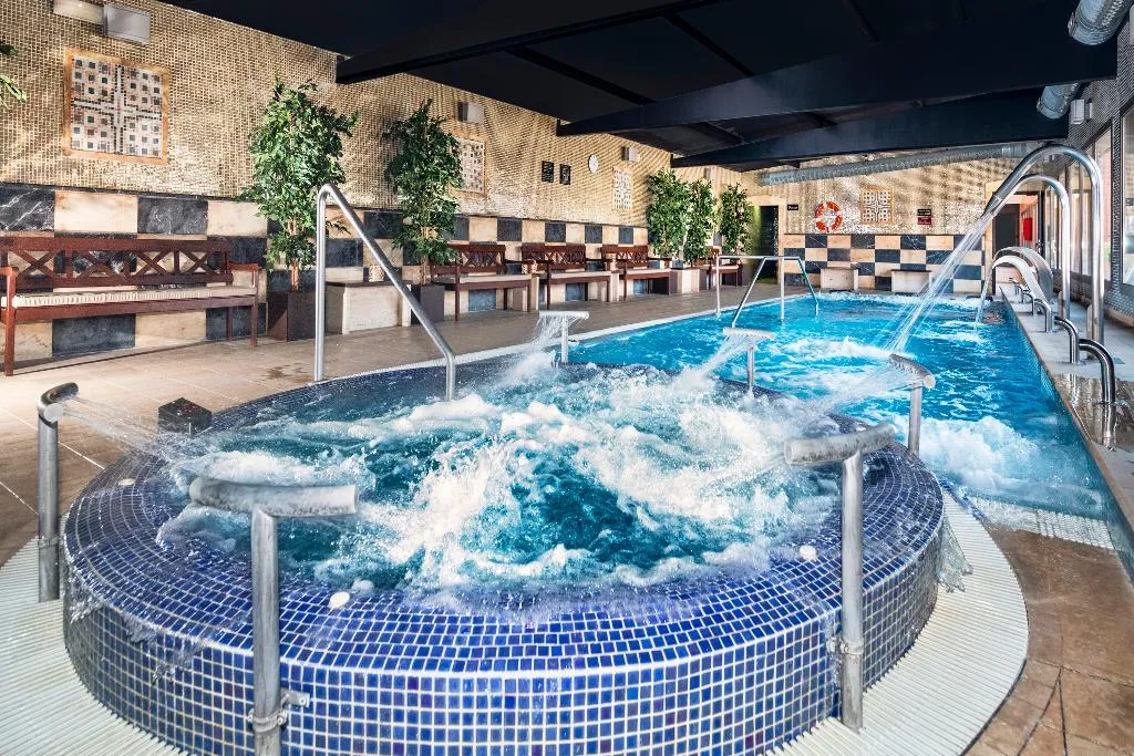 Sports and Entertainment, Salles Hotel Aeroport de Girona, Costa Brava