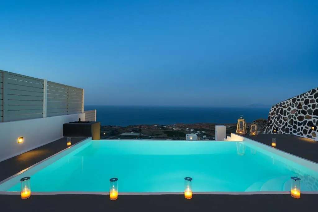 SUITE SUPERIOR WITH PRIVATE POOL Room, Siete Mares Luxury Suites, Santorini