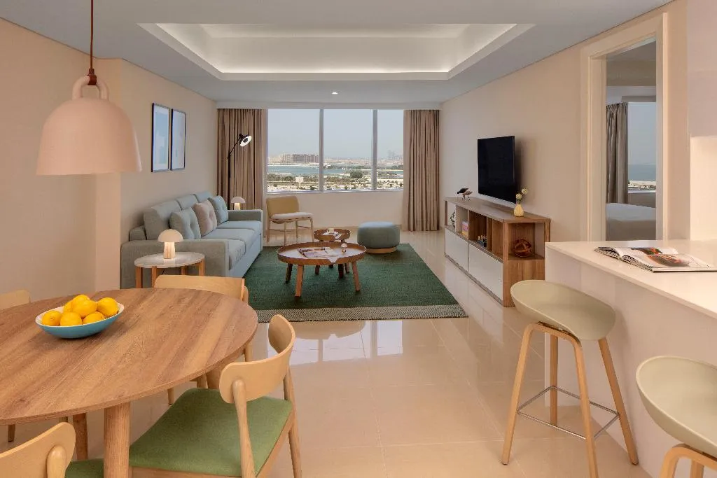 SUITE SEA VIEW KING BED Room, Staybridge Suites Dubai Internet City, Dubai