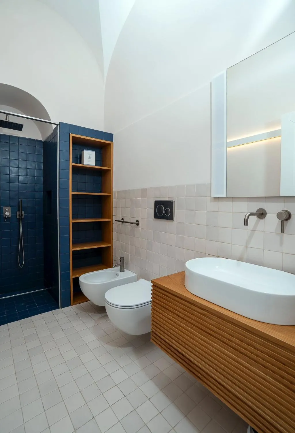 APARTMENT THREE BEDROOMS THREE BATHROOMS Room, Villa Certosa, Naples