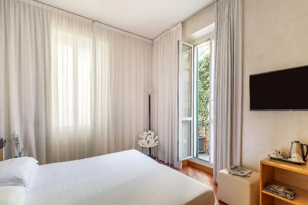 Room, Sanpi Milano, Milan