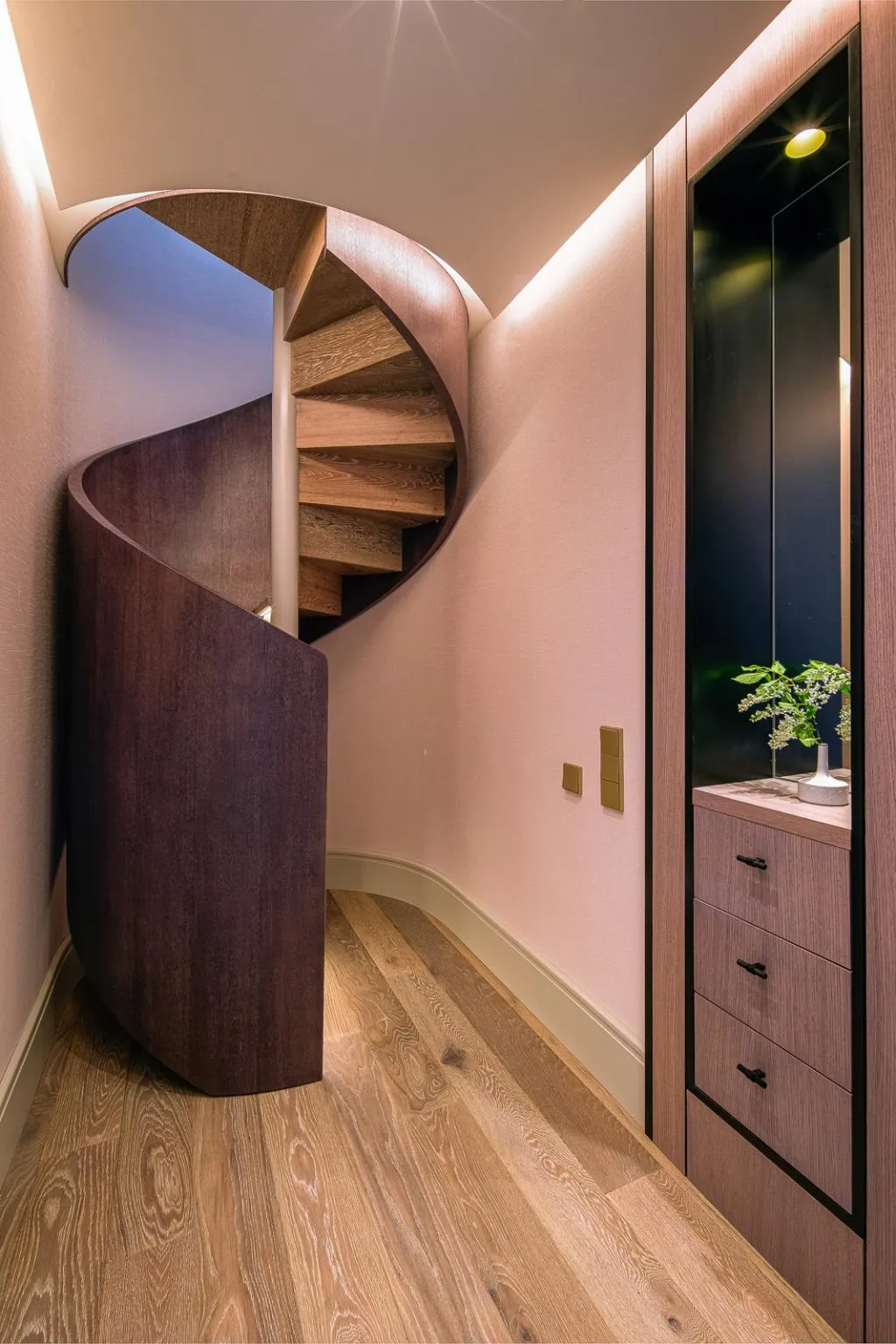 APARTMENT FOUR BEDROOMS TWO BATHROOMS Room, Art Boutique ApartHotel, Krakow