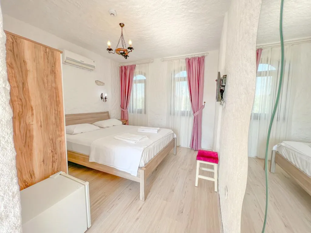 Room ONE BED Room, Gönülhan Otel Alaçatı, Izmir