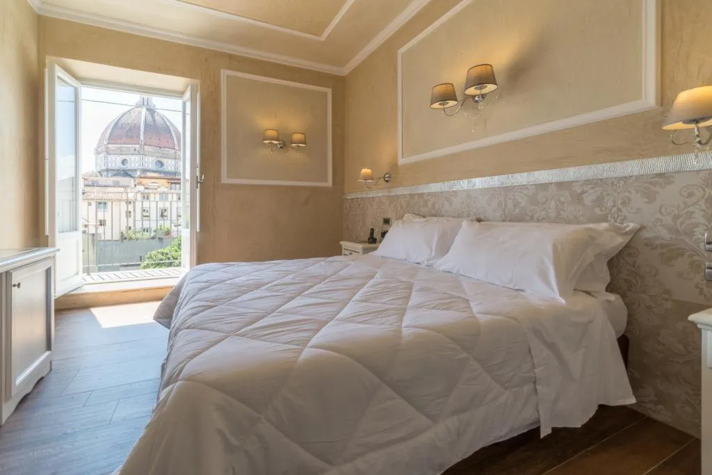 Room, California, Florence