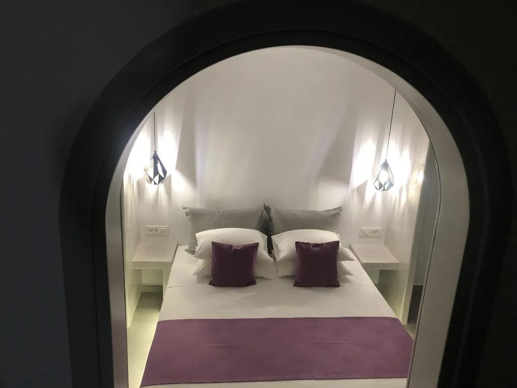 Room, Dragonfly Villas, Santorini