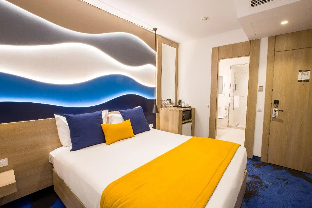 DOUBLE BASIC Room, Carlton, Tunisia