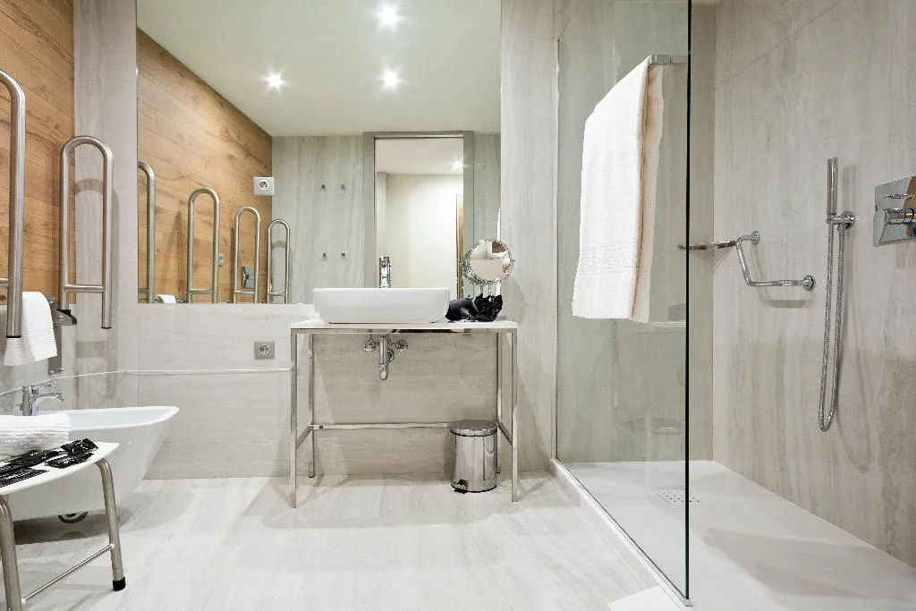 DOUBLE STANDARD Room, Acta The Avenue, Porto