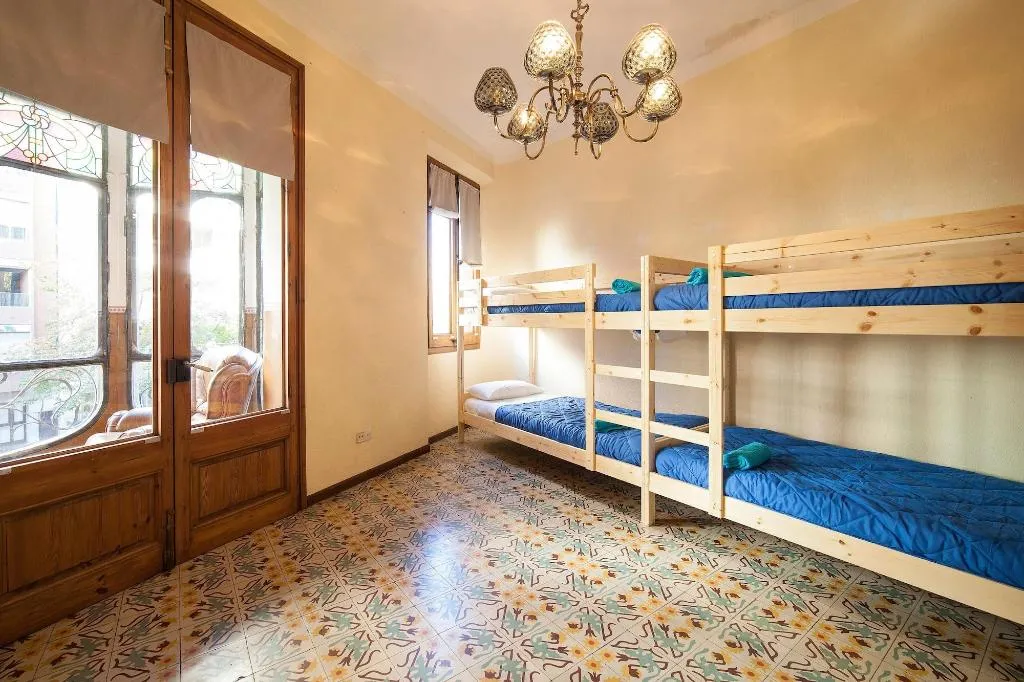Room, Hostel Bed In Girona, Costa Brava