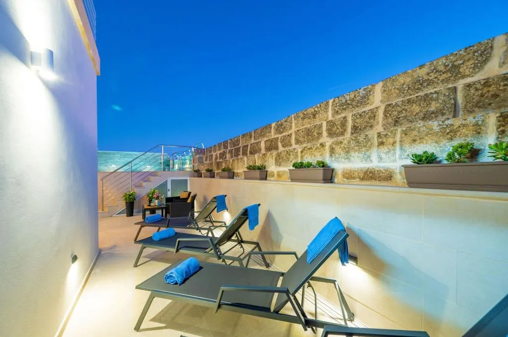 Room, C4 Retreats Gozo, Gozo