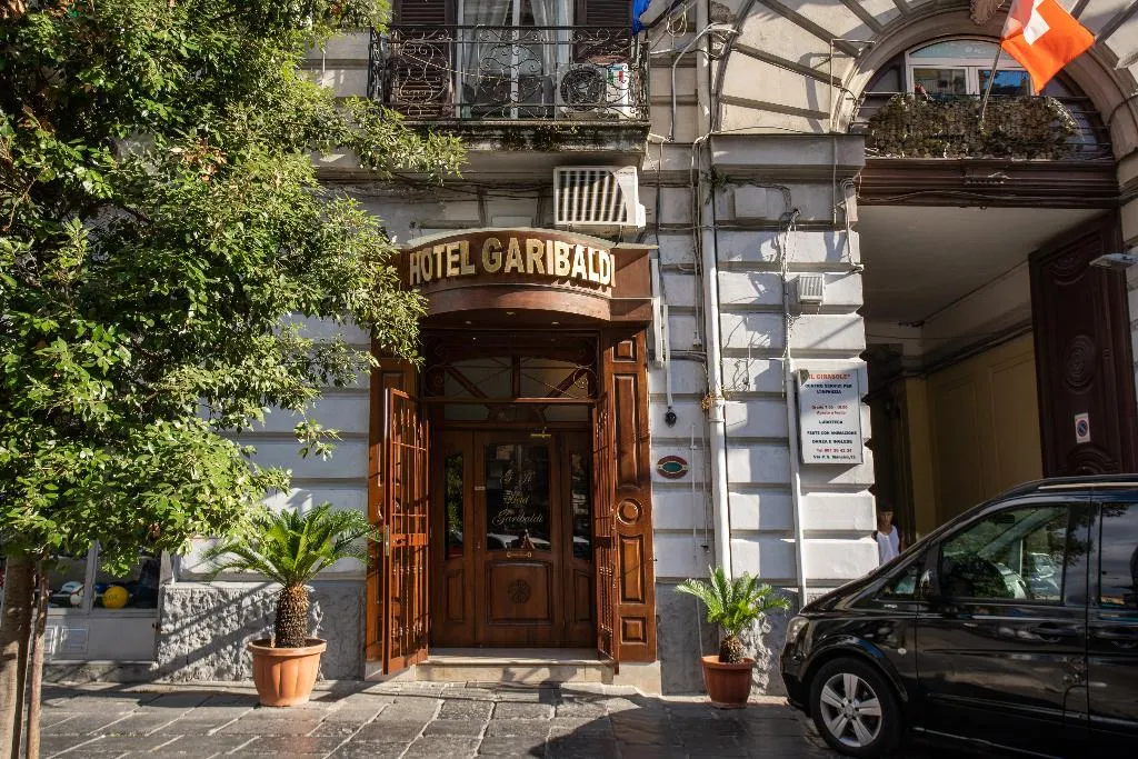 Lobby, Garibaldi, Naples