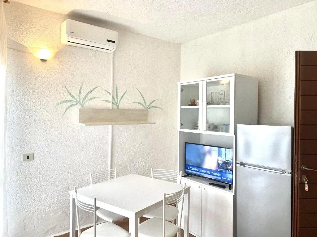 APARTMENT CAPACITY 4 Room, Terza Spiaggia and la Filasca, Olbia