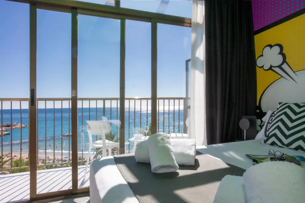 FAMILY ROOM CAPACITY 7 Room, Casual Pop Art Benidorm, Costa Blanca