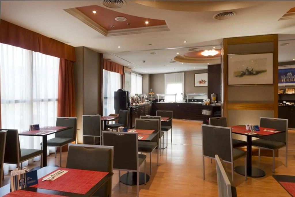 Room, Crisol Via Castellana, Madrid