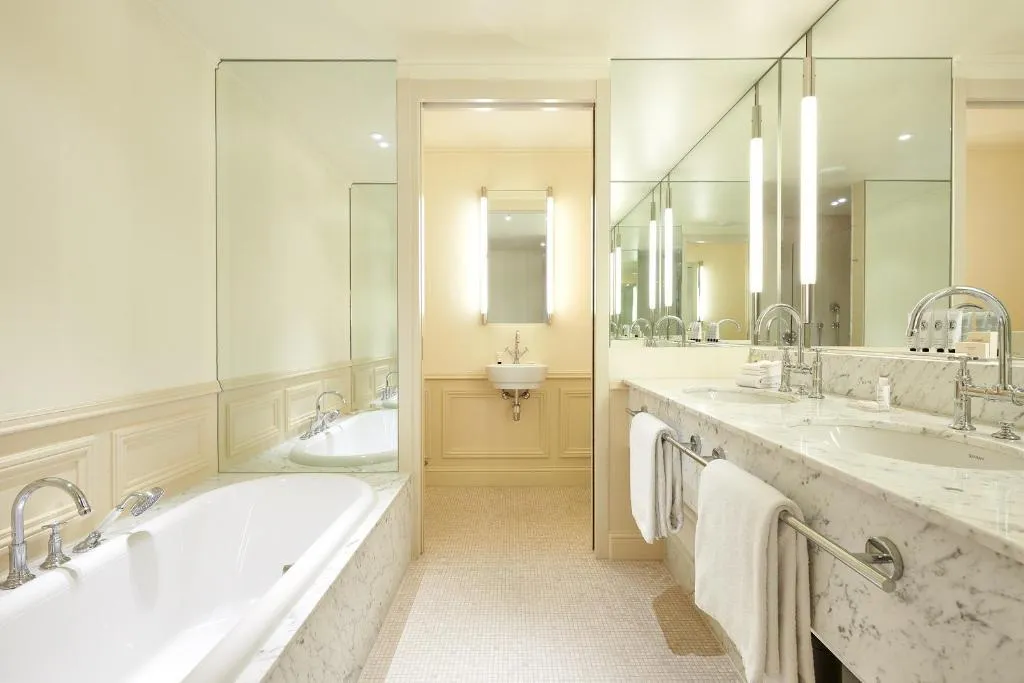 SUITE STANDARD Room, De LEurope Amsterdam, Amsterdam